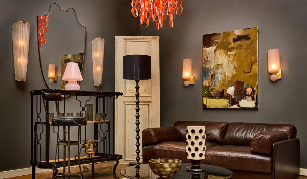 Mastering The Artful Fusion: Pairing Vintage Furniture with Art